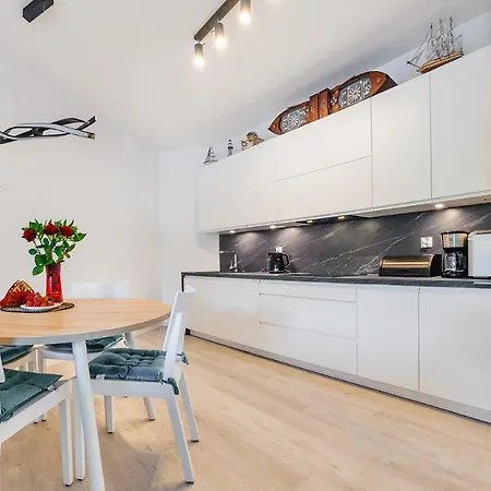 504 Premium Nadmorskie Tarasy - Garage&pool Included * Kołobrzeg